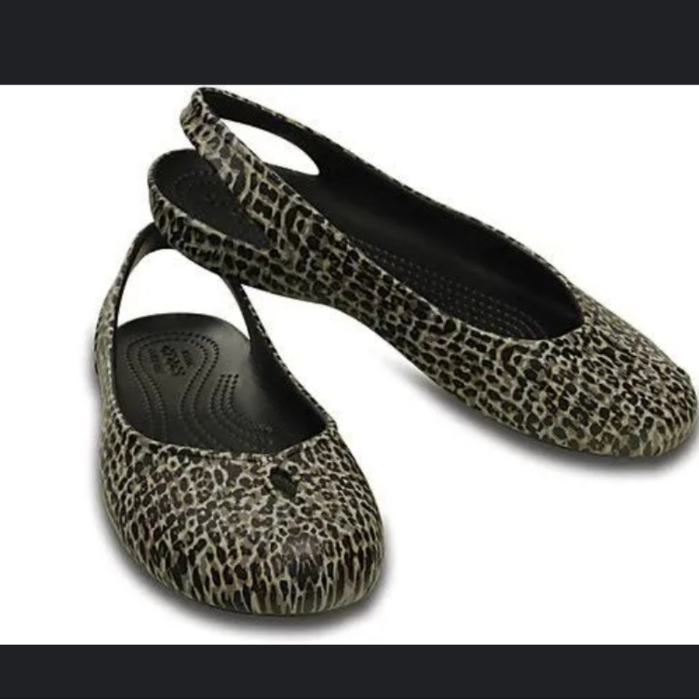 NEW Crocs Olivia Print Flat Size 11 - PAYMENT WITH PAYPAL ONLY.